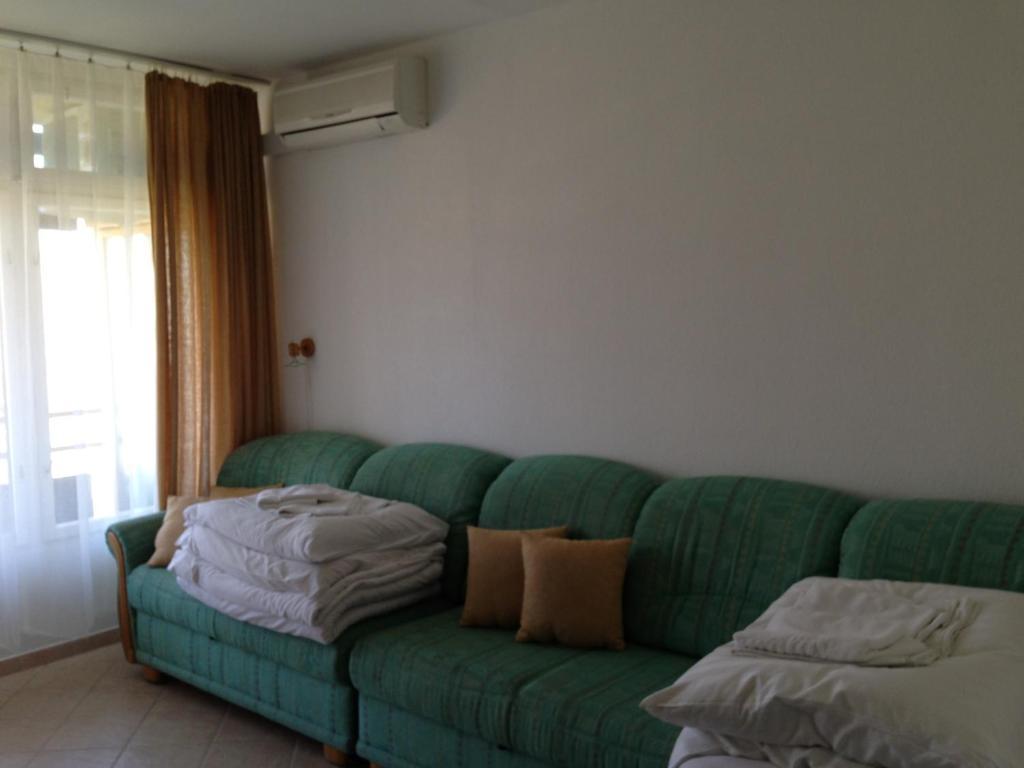 Kosztolanyi Apartmanhaz Balatonfured Bagian luar foto