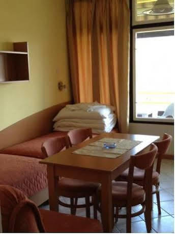 Kosztolanyi Apartmanhaz Balatonfured Bagian luar foto