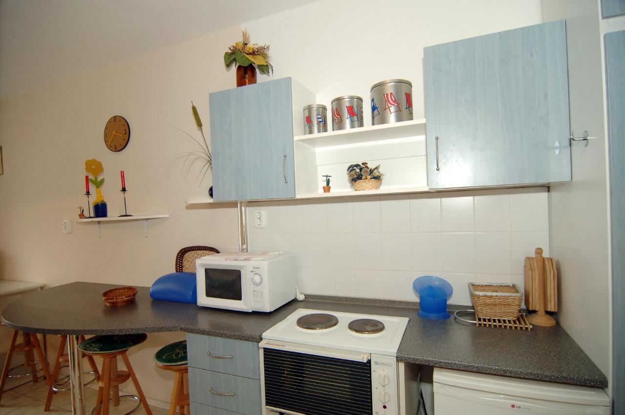 Kosztolanyi Apartmanhaz Balatonfured Bagian luar foto